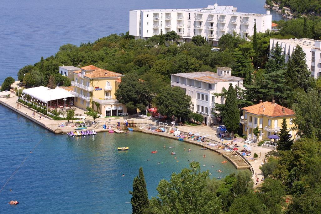 Hotel Adriatic Omišalj Kültér fotó